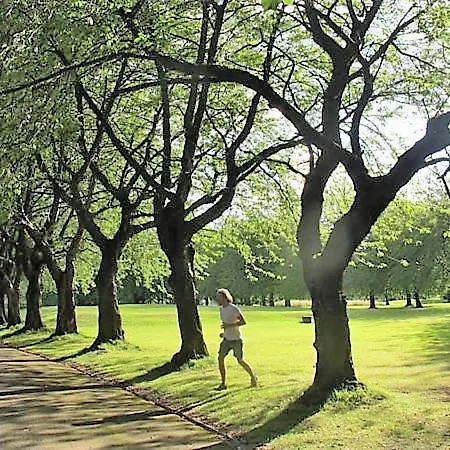 Lägenhet *f1*5gh* Setup For Your Relaxed & Amazing + Free Parking + Free Fast Wifi * Leeds (West Yorkshire)